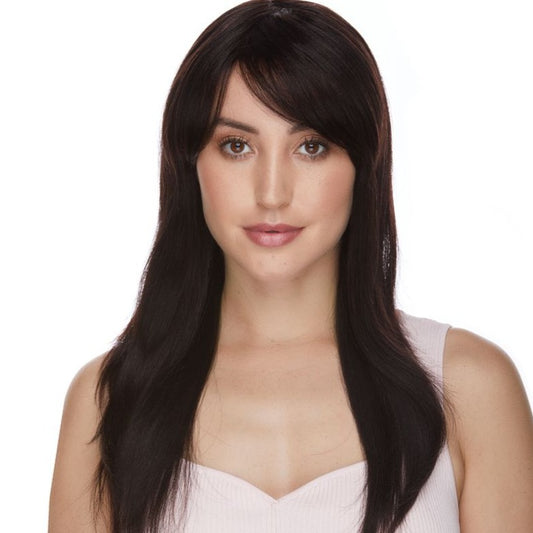 Mariam est une perruque longue en noir et en cheveux 100% naturels de la marque Eleganté. Ses cheveux sont lisses et légèrement dégradés aux pointes.