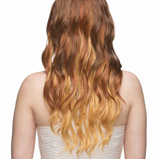 Ophelia est une perruque en châtain longue synthétique de la marque Mane Muse dont les cheveux ondulés résistent à la chaleur.