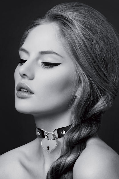 Collier en simili cuir avec cadenas cœur argenté, noir - Bijoux pour toi