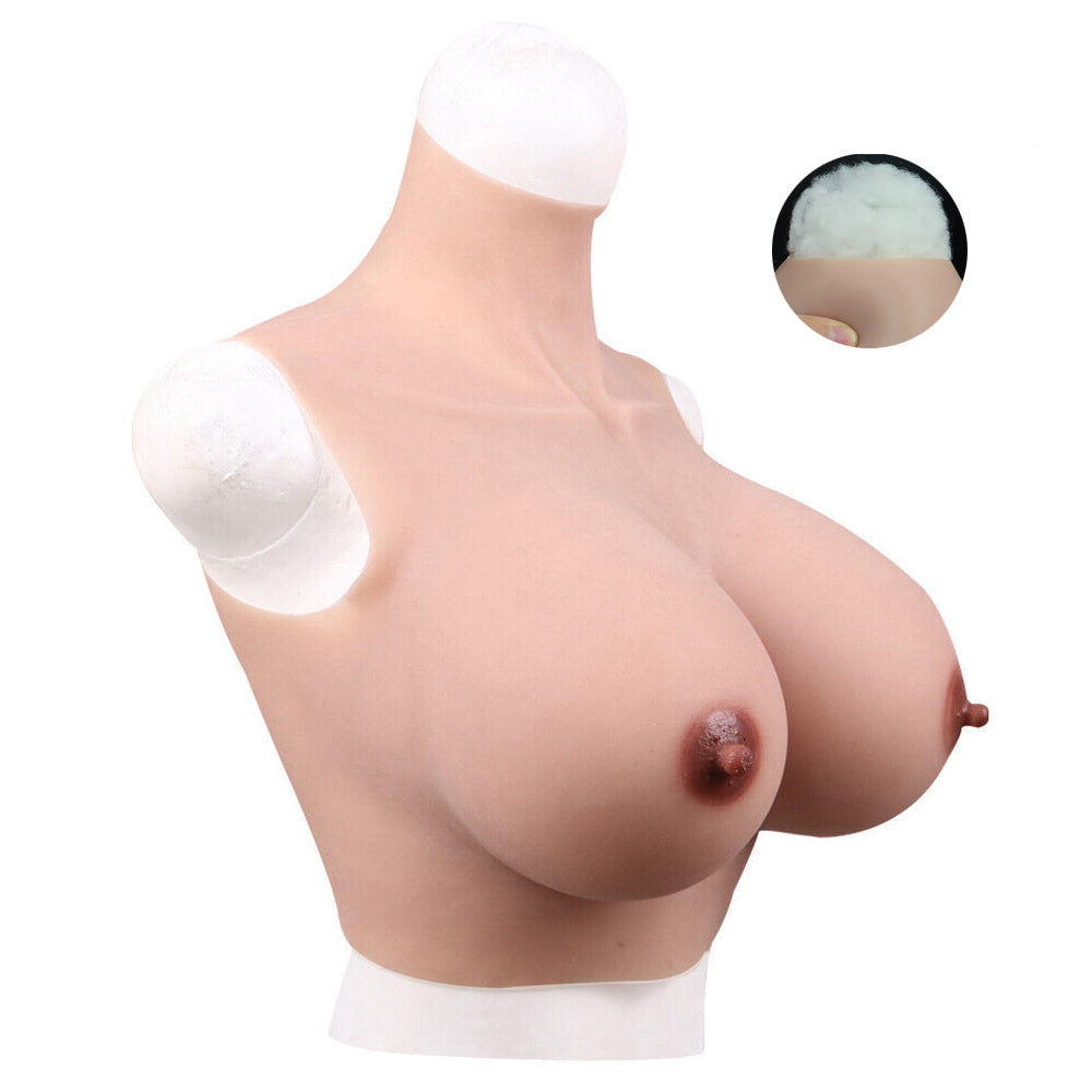 Vue de trois quarts du buste poitrine en silicone Bonnet B avec col montant, version légère remplie de coton