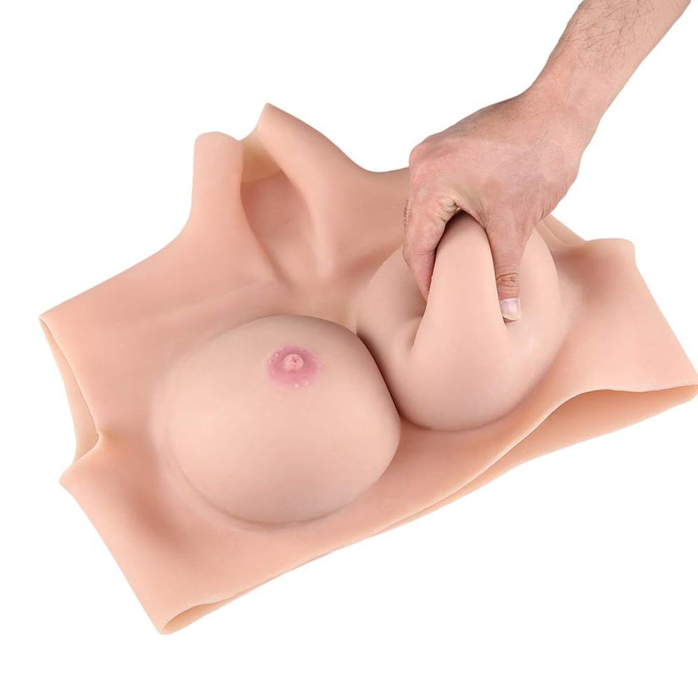 Démonstration de la souplesse du buste poitrine en silicone réaliste Bonnet B, surface douce et naturelle