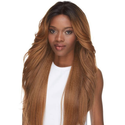 La perruque Cameron de la marque Sepia est une très longue perruque lace front en cheveux synthétiques couleur châtain.