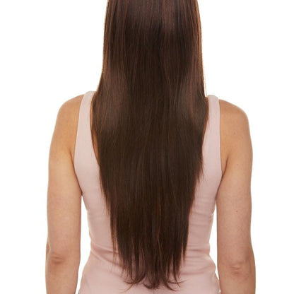 Jewel Long est une très longue perruque en brun et en cheveux synthétiques de la marque Sepia avec des cheveux lisses et une large frange.