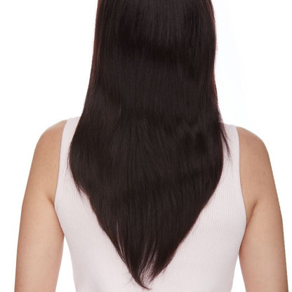 Mariam est une perruque longue en noir et en cheveux 100% naturels de la marque Eleganté. Ses cheveux sont lisses et légèrement dégradés aux pointes.