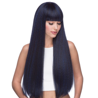 Mirage est une perruque en bleu, longue et synthétique avec une frange droite de la marque Sepia dont les cheveux lisses résistent à la chaleur.